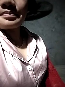 Snapshot of Baby_flower_1 chatting on February 18, 2026, 1:40 pm Baby flower 1 online show from February 18, 2026, 1:40 pm