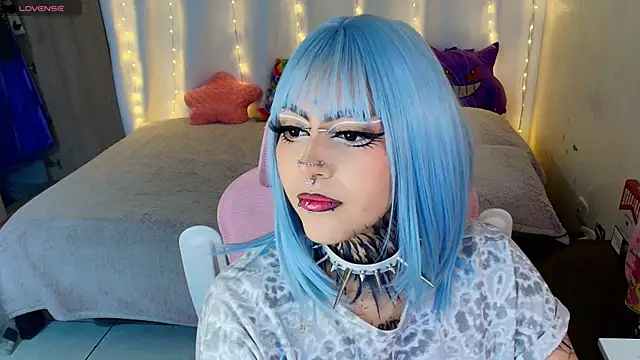 maliciaXpoison online show from June 8, 2026, 2:23 am