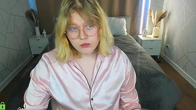 luna c0ra online show from April 9, 2026, 1:07 am