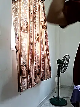 Snapshot of Queen_Saara chatting on February 24, 2026, 6:58 am Queen Saara online show from February 24, 2026, 6:58 am