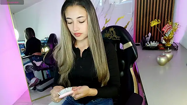 Snapshot of amy_ker_m chatting on February 19, 2026, 8:28 pm amy ker m online show from February 19, 2026, 8:28 pm