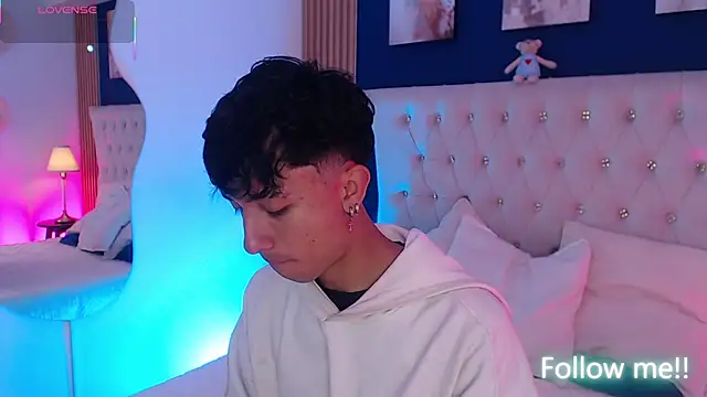 Aiden Rivers  online show from April 6, 2026, 12:50 pm