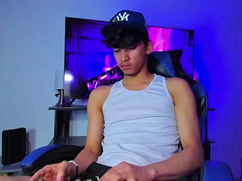 Lyam Russo online show from March 16, 2026, 4:09 am