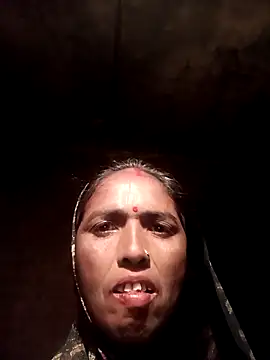 Snapshot of Hot_re83 chatting on March 1, 2026, 10:10 pm Hot re83 online show from March 1, 2026, 10:10 pm