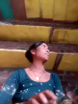 Snapshot of Hot_re83 chatting on February 18, 2026, 11:39 am Hot re83 online show from February 18, 2026, 11:39 am