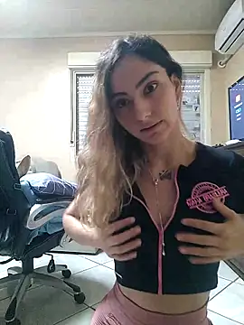 Snapshot of Larinhacat chatting on February 19, 2026, 7:44 pm Larinhacat online show from February 19, 2026, 7:44 pm