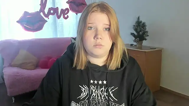 Snapshot of StripGyrl chatting on March 4, 2026, 8:11 am StripGyrl online show from March 4, 2026, 8:11 am