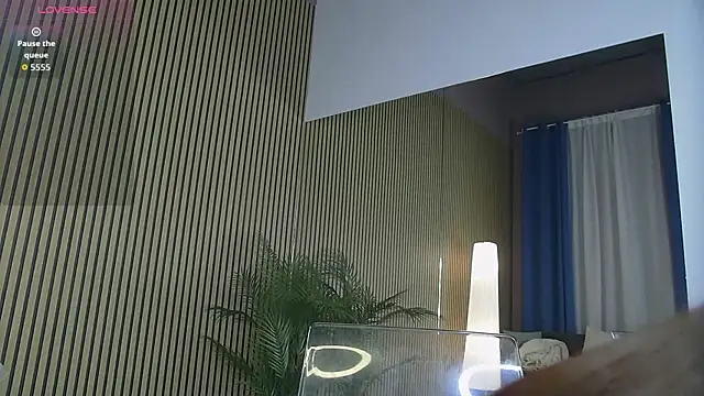 IsabellRay online show from April 14, 2026, 5:23 am