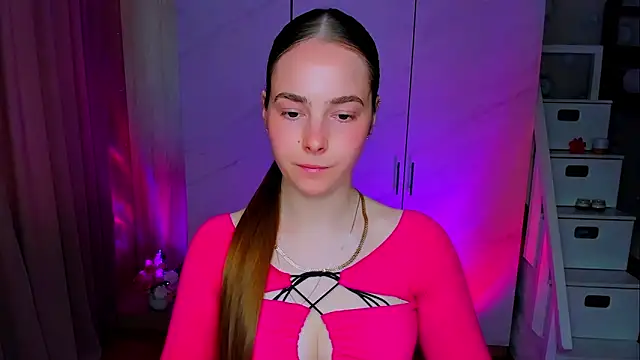 Maddy Wood  online show from May 25, 2026, 8:57 am