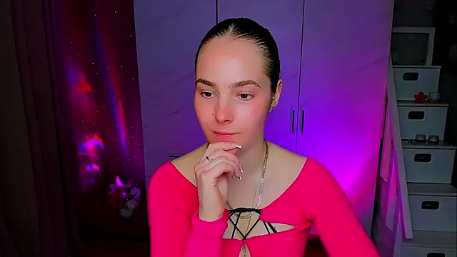 Maddy Wood  online show from May 11, 2026, 4:15 pm