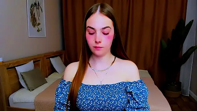 Maddy Wood  online show from April 11, 2026, 5:49 pm