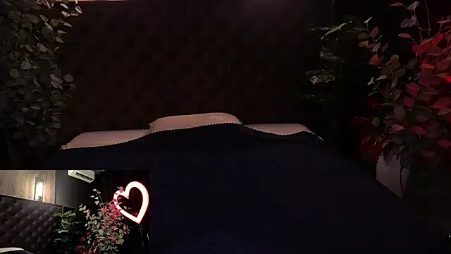 AlisaGracee online show from May 13, 2026, 12:56 pm