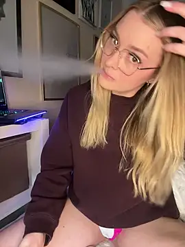 melanieTesss online show from March 30, 2026, 1:34 pm