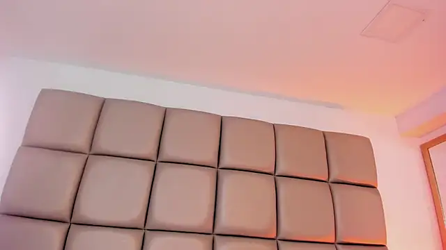 Snapshot of annybentleii chatting on February 21, 2026, 7:27 pm annybentleii online show from February 21, 2026, 7:27 pm