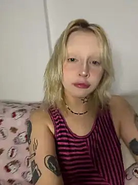 urlittlebaby666 online show from February 27, 2026, 7:24 pm