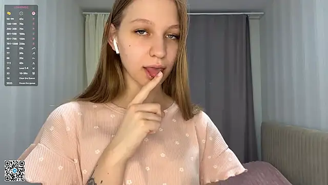 Snapshot of HollyGibson chatting on February 24, 2026, 7:15 pm HollyGibson online show from February 24, 2026, 7:15 pm