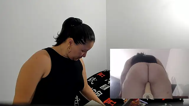 KaterinaRossi online show from April 19, 2026, 1:39 am