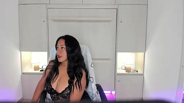 Snapshot of AllieBennet chatting on February 24, 2026, 7:48 pm AllieBennet online show from February 24, 2026, 7:48 pm