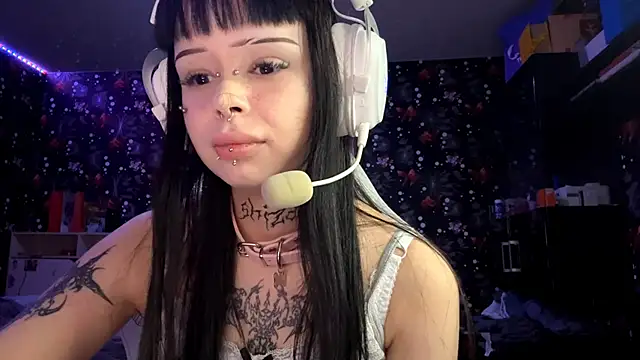 Luna Sohotti online show from February 25, 2026, 3:12 pm