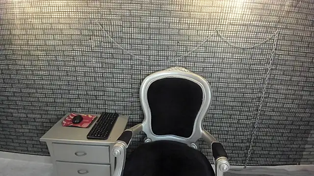 hillary bigbutt online show from April 2, 2026, 3:46 am