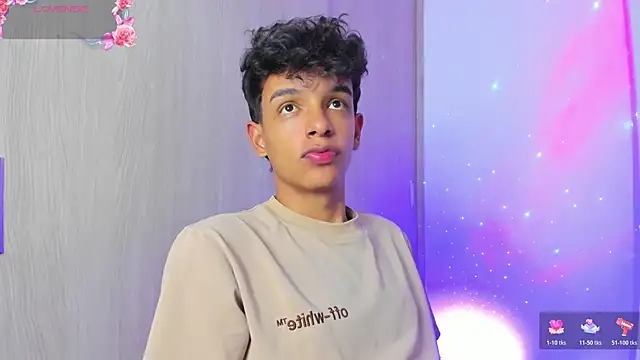 Snapshot of Maxfrost1 chatting on May 2, 2026, 1:11 am Maxfrost1 online show from May 2, 2026, 1:11 am