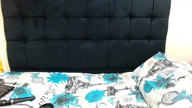 OnionBooty3573 online show from April 10, 2026, 2:29 am