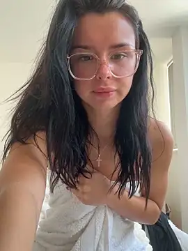 Amberbanxx online show from March 18, 2026, 9:45 am