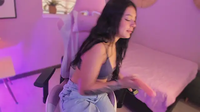 Snapshot of Lummii_ chatting on February 19, 2026, 7:33 pm Lummii online show from February 19, 2026, 7:33 pm