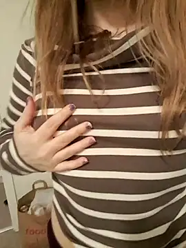 Snapshot of innojuica chatting on February 17, 2026, 7:55 pm innojuica online show from February 17, 2026, 7:55 pm