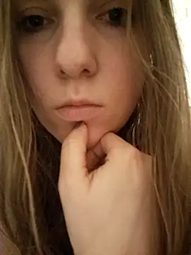 Snapshot of innojuica chatting on February 27, 2026, 11:04 pm innojuica online show from February 27, 2026, 11:04 pm