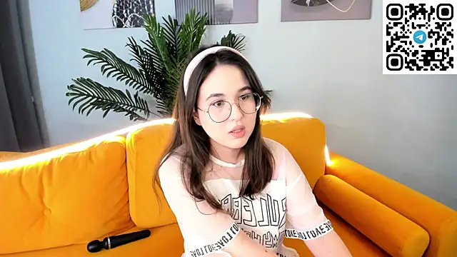 leylamirage online show from June 24, 2026, 12:26 pm