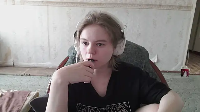 Snapshot of chupep_suchka chatting on February 21, 2026, 10:50 am chupep suchka online show from February 21, 2026, 10:50 am