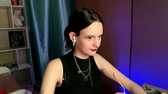 MabelDefina online show from March 22, 2026, 11:12 am