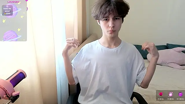 Snapshot of _LukaHayes_ chatting on March 4, 2026, 11:07 am LukaHayes online show from March 4, 2026, 11:07 am