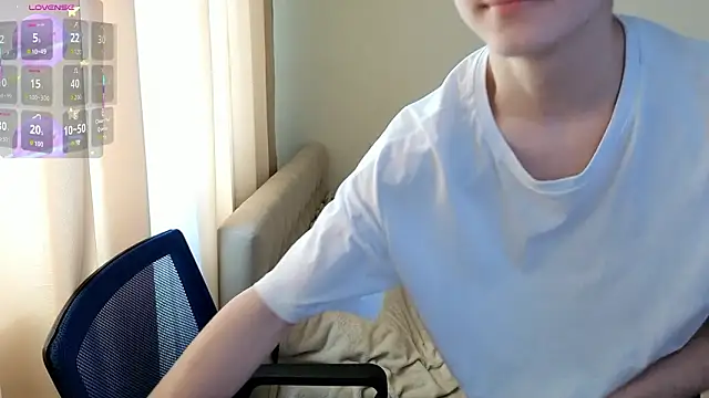 Snapshot of _LukaHayes_ chatting on February 20, 2026, 12:18 pm LukaHayes online show from February 20, 2026, 12:18 pm