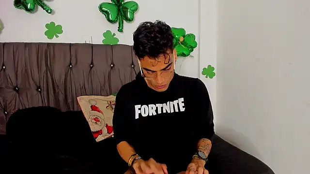 Gay Red Room online show from April 18, 2026, 2:58 am