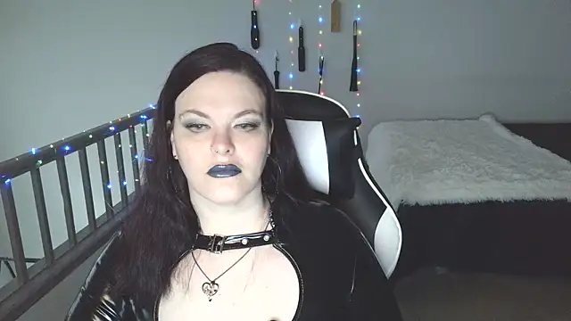 Snapshot of VixieNyx chatting on February 27, 2026, 5:02 pm VixieNyx online show from February 27, 2026, 5:02 pm