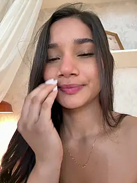 AlessiaVallmont online show from March 31, 2026, 1:13 pm