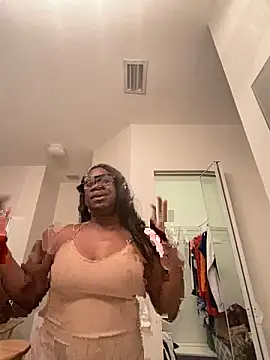 NiomiDivine online show from February 19, 2026, 4:53 am