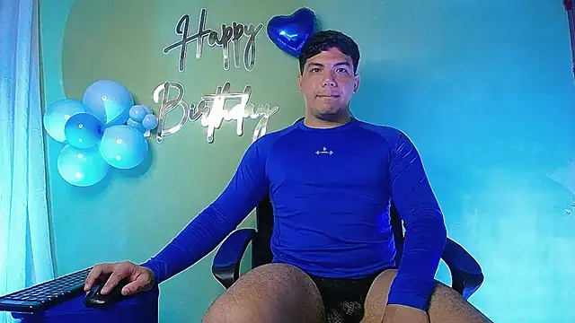 Snapshot of Uriel_Ray_ chatting on February 22, 2026, 11:06 pm Uriel Ray online show from February 22, 2026, 11:06 pm