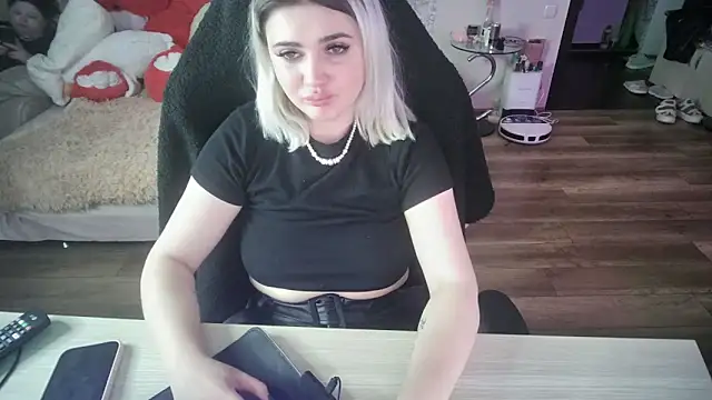 SlankyMic online show from March 18, 2026, 5:14 pm