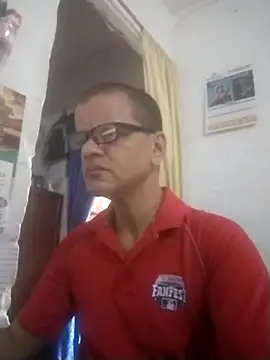 Snapshot of Roque-74 chatting on June 3, 2026, 2:18 pm Roque-74 online show from June 3, 2026, 2:18 pm