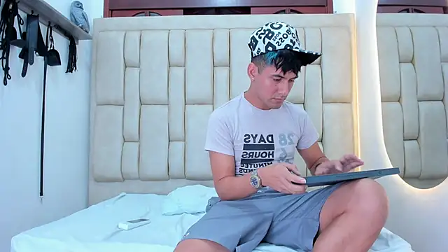 STEVEN OS online show from March 25, 2026, 8:14 am