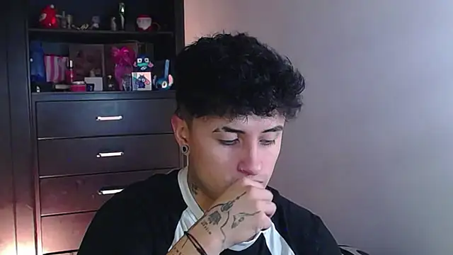 Snapshot of Jhon_Sara chatting on February 27, 2026, 10:09 pm Jhon Sara online show from February 27, 2026, 10:09 pm