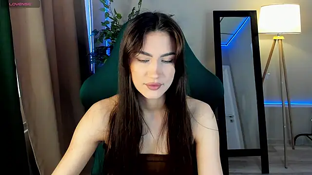 Adele Lanea online show from May 4, 2026, 12:58 am