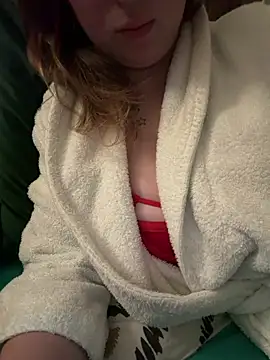 Snapshot of Frenchgirl45 chatting on March 1, 2026, 9:26 pm Frenchgirl45 online show from March 1, 2026, 9:26 pm