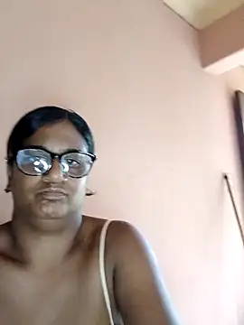 indianstrawberrylips4u online show from February 22, 2026, 3:13 pm