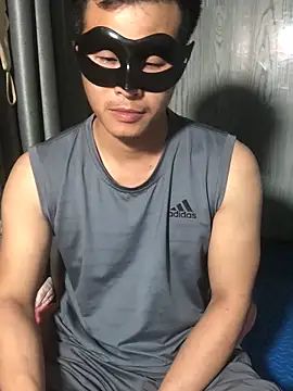  Men 2026 online show from May 12, 2026, 5:30 pm