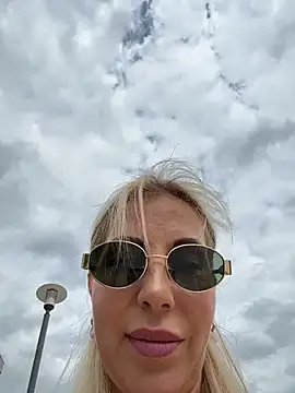 LisaMurr online show from May 12, 2026, 1:06 pm