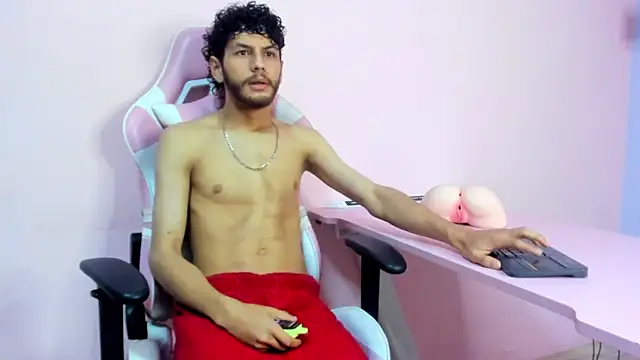 Snapshot of LuckySammer chatting on February 23, 2026, 12:06 pm LuckySammer online show from February 23, 2026, 12:06 pm